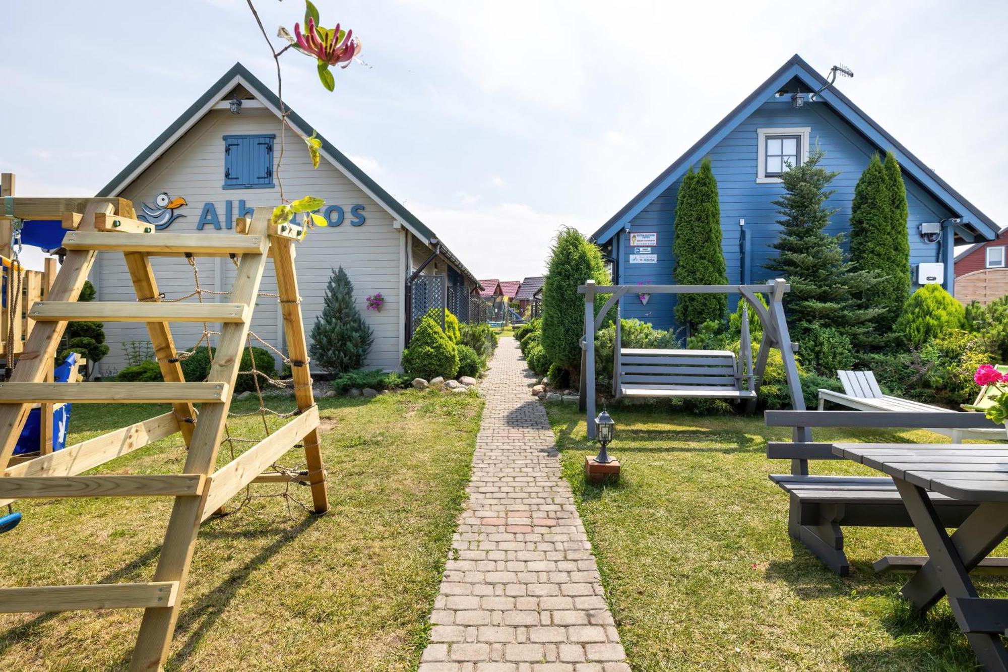Domki Letniskowe Albatros Rewal Buitenkant foto